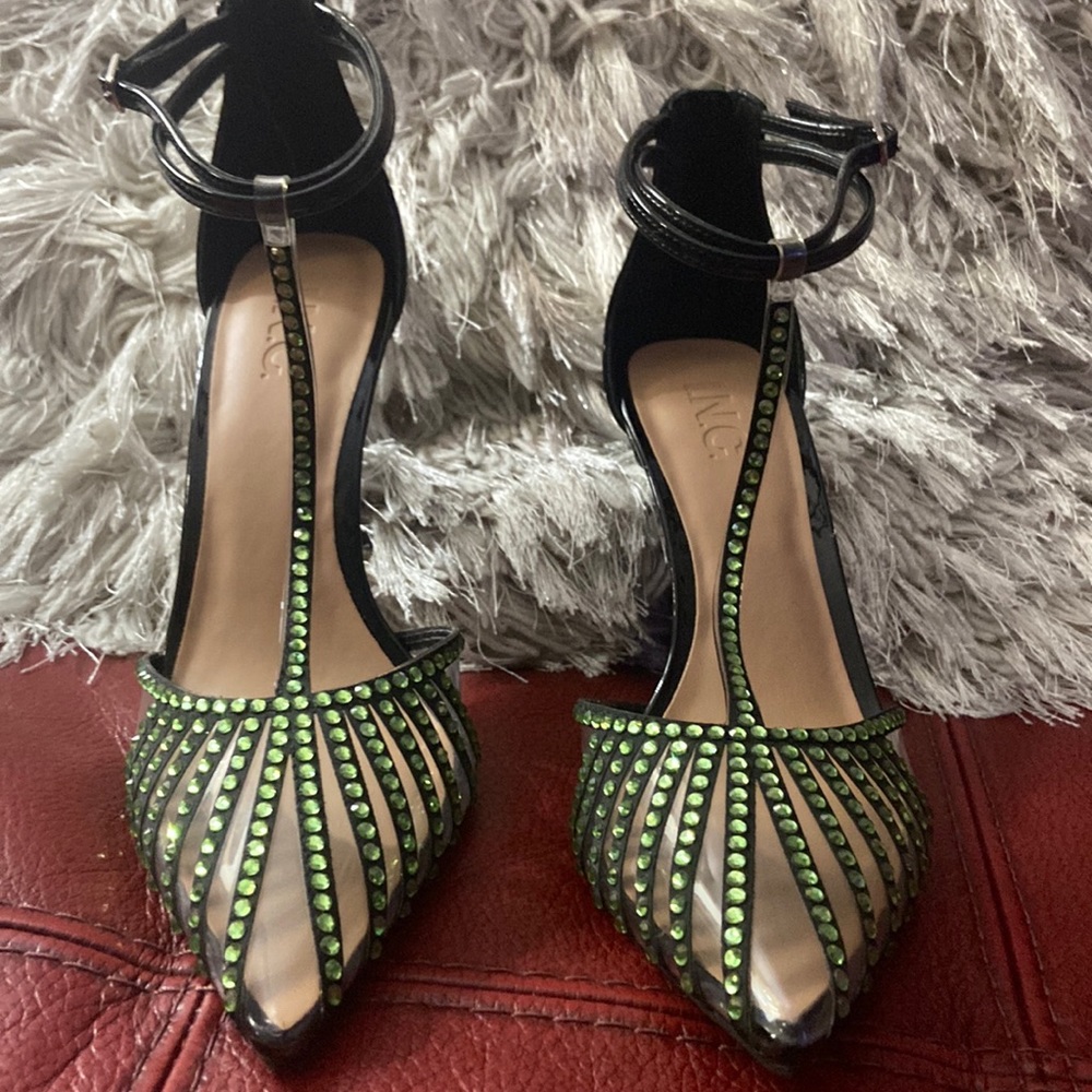 Inc heels 👠